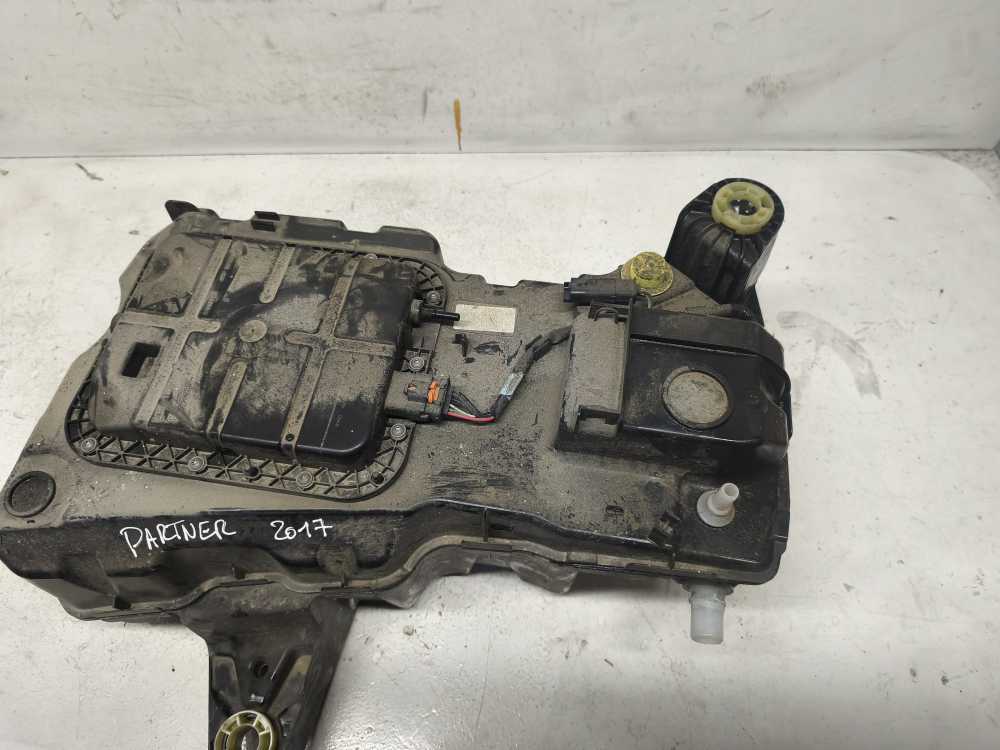 RÉSERVOIR ADBLUE PEUGEOT/CITROEN - Vue 3